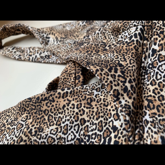 Small, super soft & sexy, leopard print yoga top - Picture 6 of 9